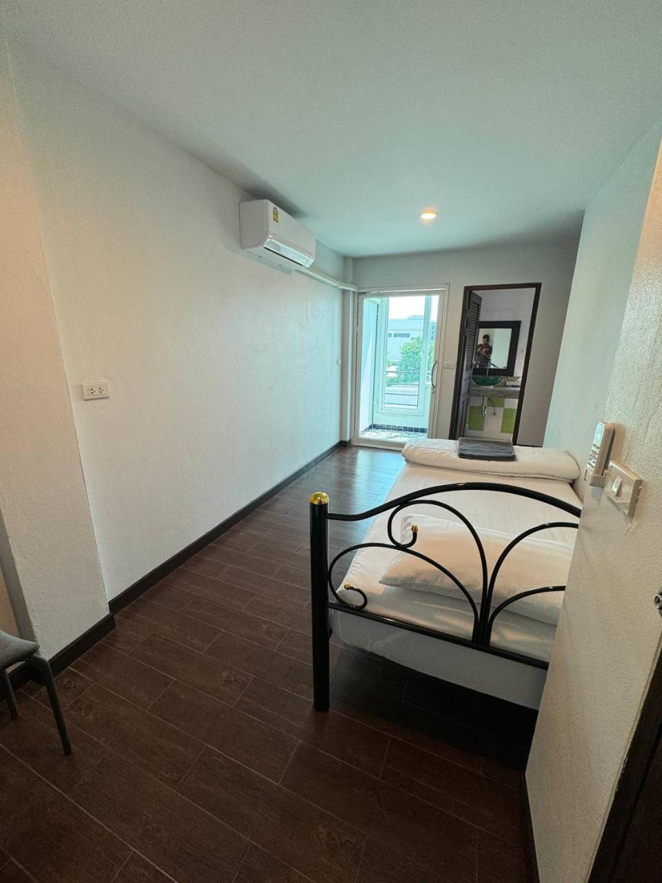 Chris Jay @ Cnx Apartment Chiang Mai Ngoại thất bức ảnh